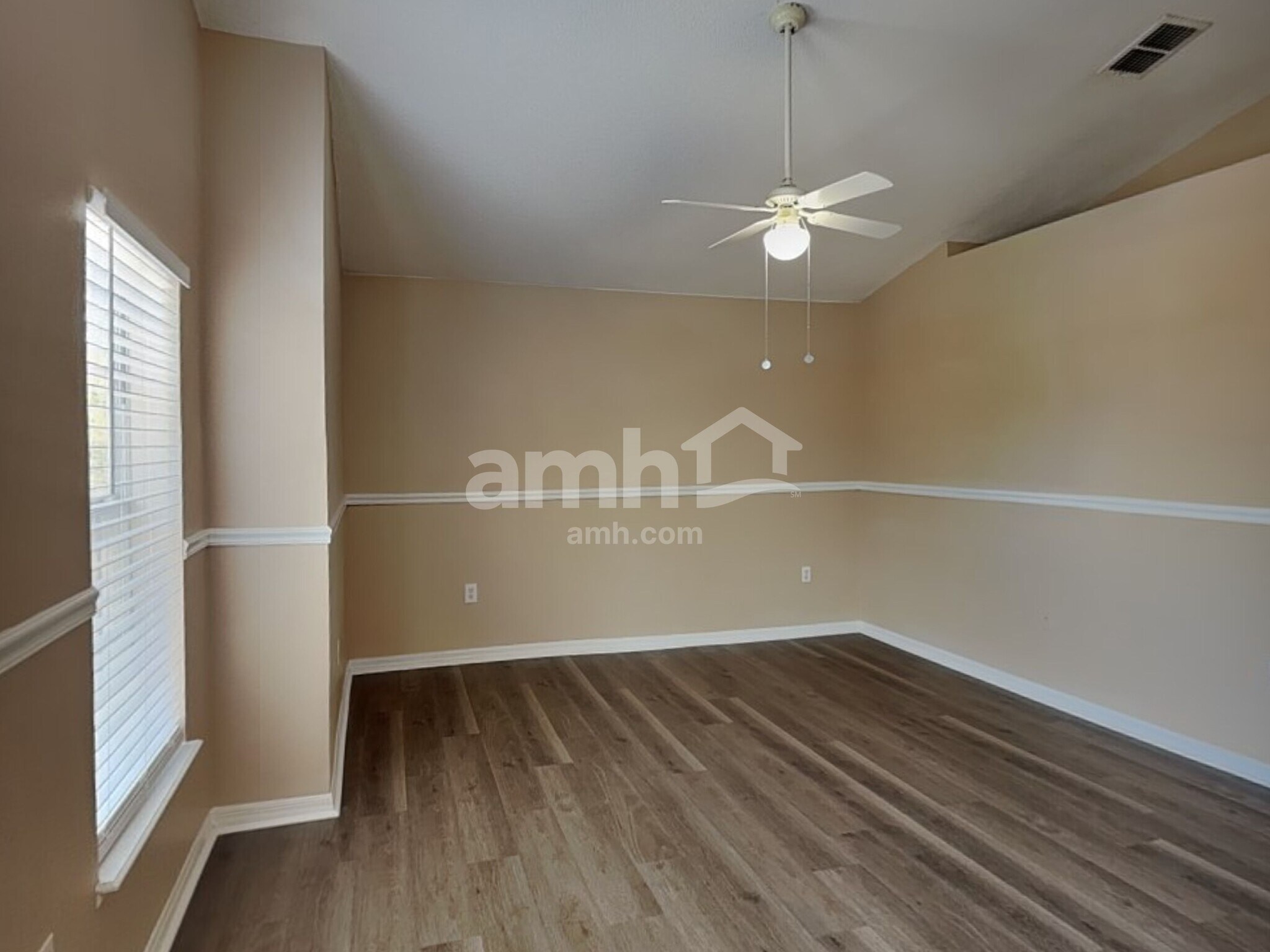 Building Photo - 1019 Brenton Leaf Dr