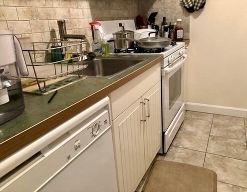 Building Photo - 33 Pond Ave