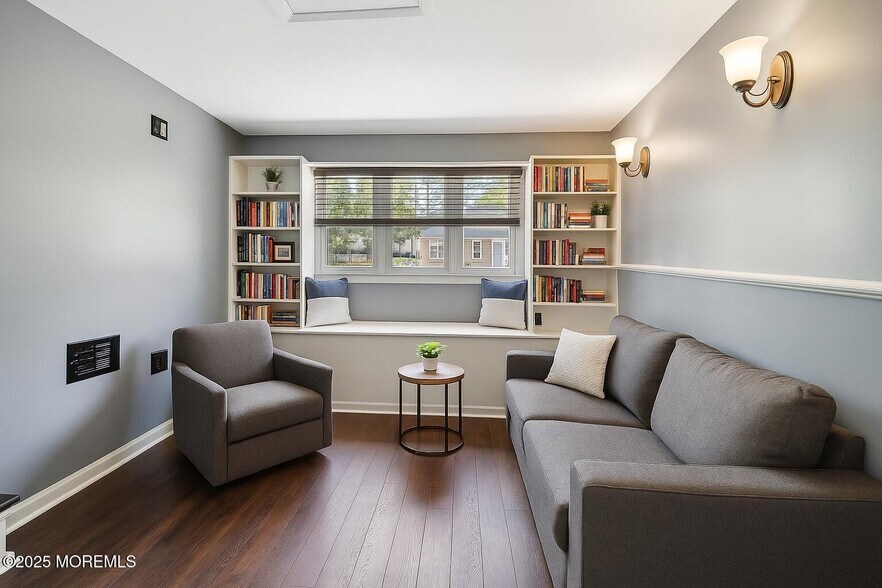 Building Photo - 6 Redwood Rd