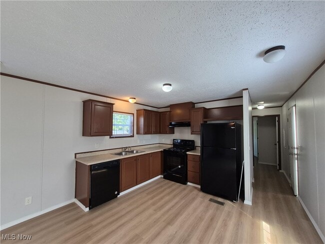 Building Photo - 125 Cedar Brook Dr