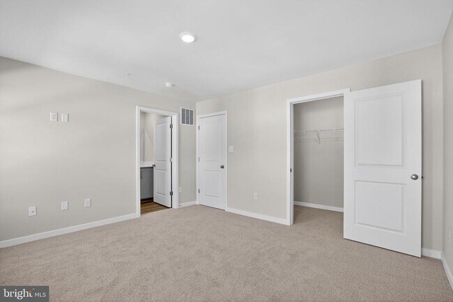 Building Photo - 436 Whirl Ln