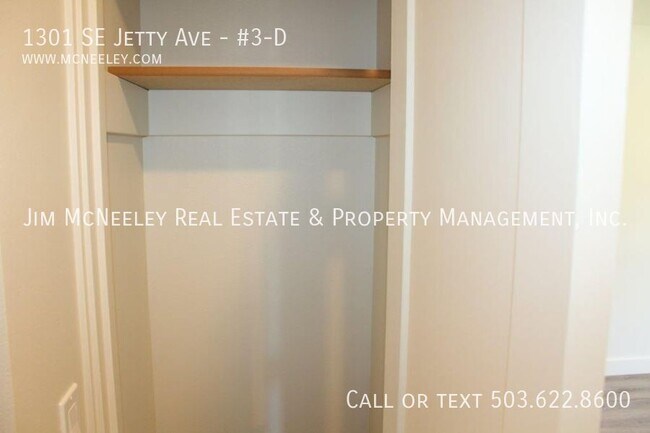Building Photo - 1301 SE Jetty Ave
