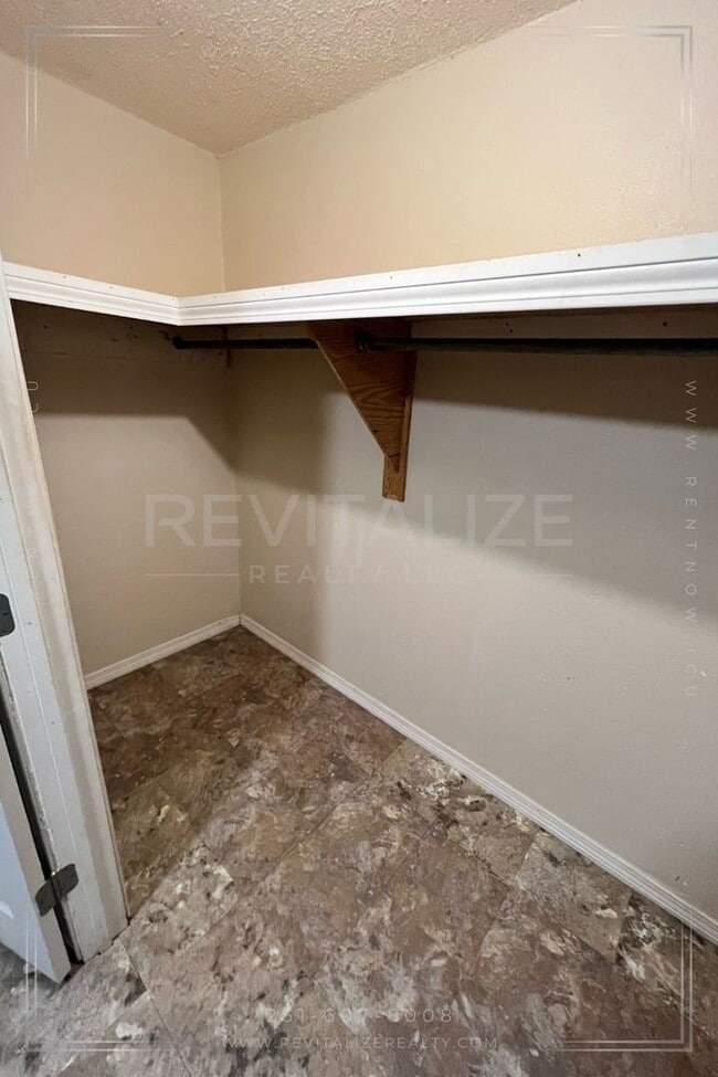 Building Photo - Newly Remodeled 3 Bd / 1 Ba in Moss Point