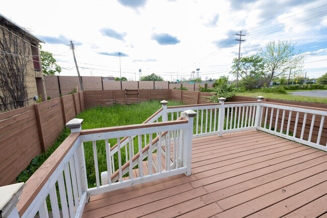Building Photo - Beautifully Renovated 2-Bedroom Single Fam...