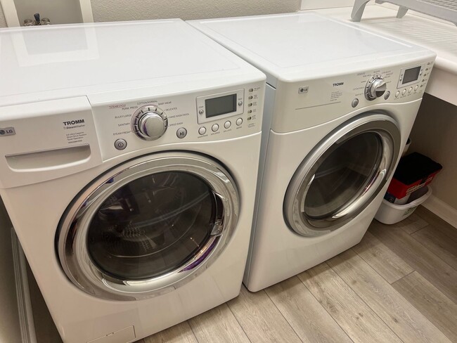 Building Photo - Lovely 3BR Ranch-Style Home in Sun City-Available 12/22/25