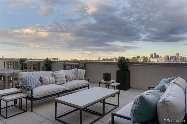 Building Photo - 1515 Julian St