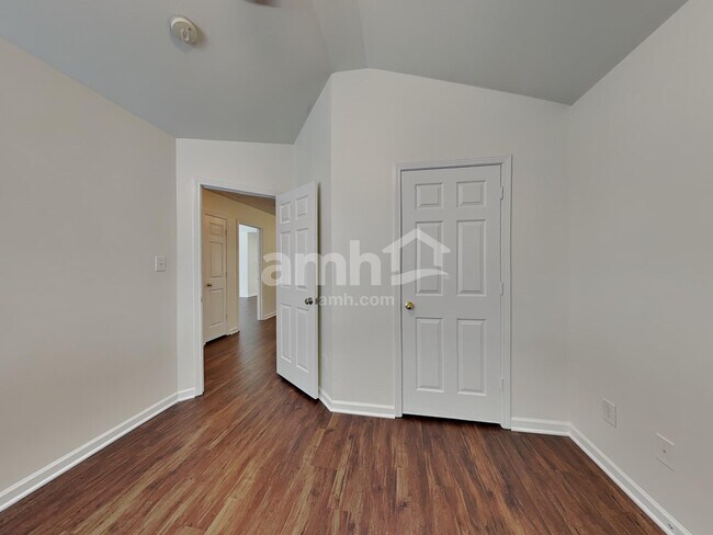 Building Photo - 4544 Fairport Ct