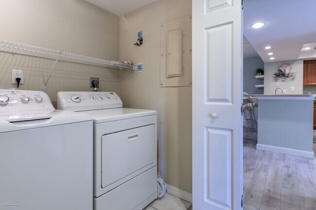 Building Photo - CLOSE DOWNTOWN PUNTA GORDA. GROUND FLOOR U...