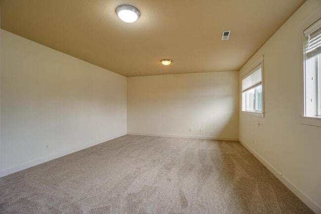 Building Photo - BEAUTIFUL FOUR BEDROOM HOME IN VANCOUVER