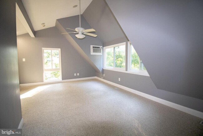 Building Photo - 1127 Thackary Ct