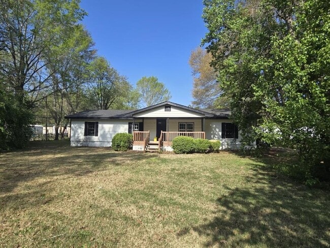 Building Photo - 2619 W Black Creek Rd