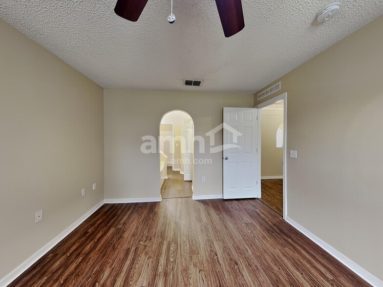 Building Photo - 2063 Corner Meadow Cir