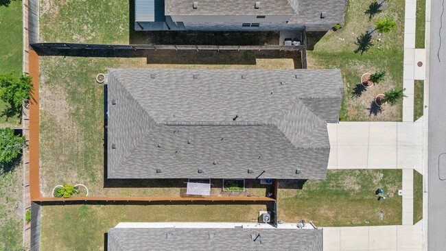 Building Photo - 6064 Teodoro Bend