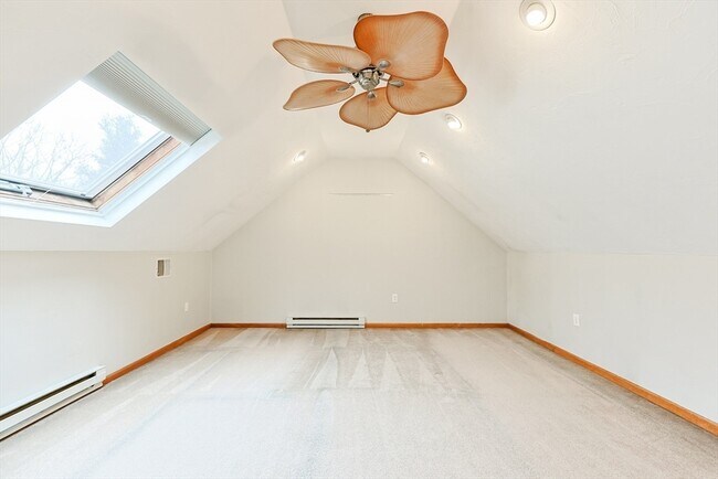 Building Photo - 835 Mt Hope St