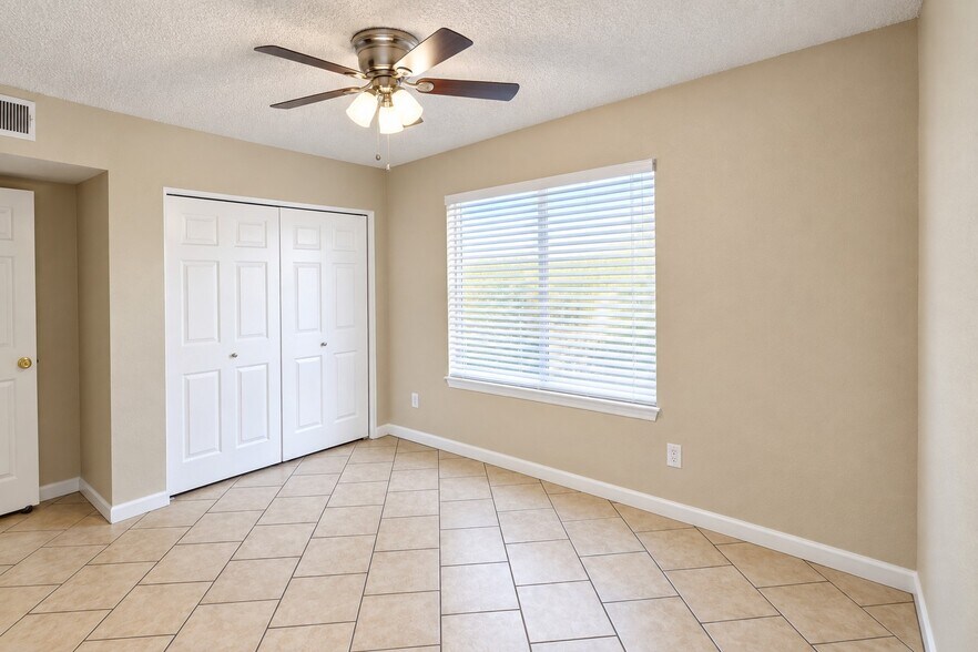 Front Bedroom - 3731 E Hampton Ave
