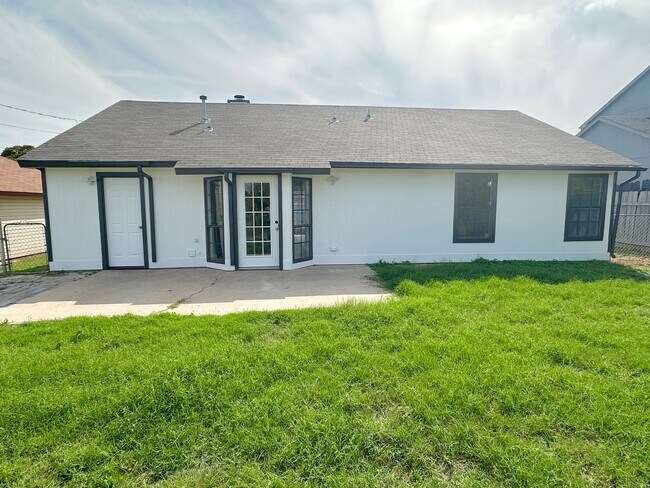 Building Photo - NEW IN MANAGEMENT - AVAILABLE NOW!