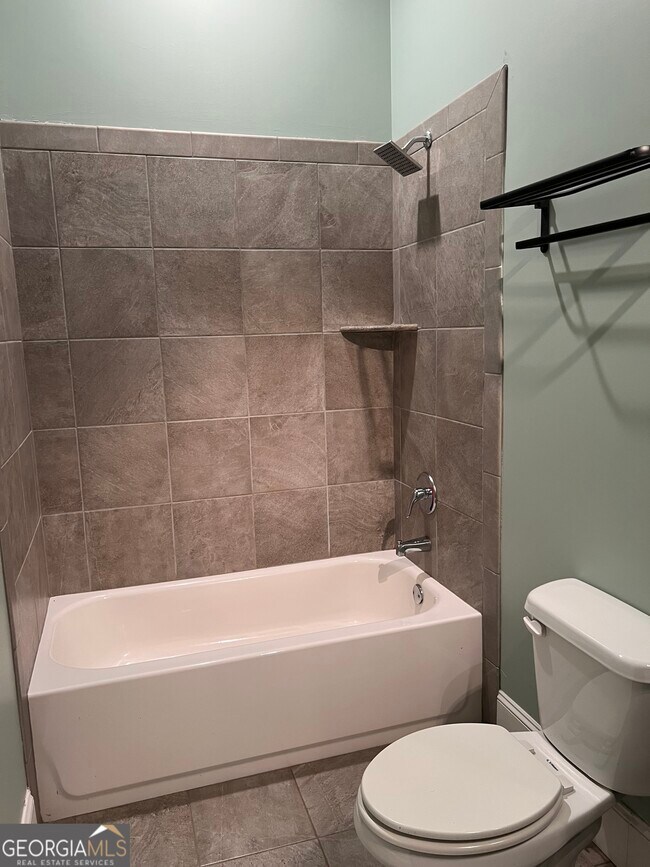 Building Photo - 4080 Mayhill Cir
