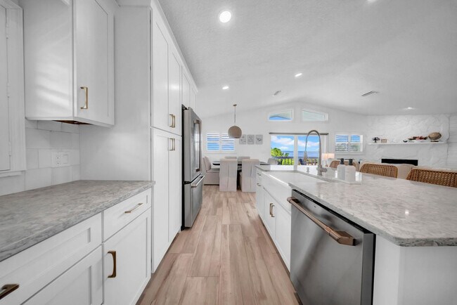 Building Photo - 555 S Gulf Dr