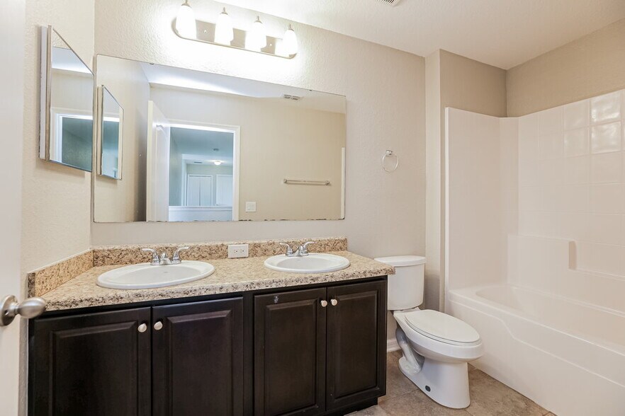 Building Photo - 1519 SW 20th Ave