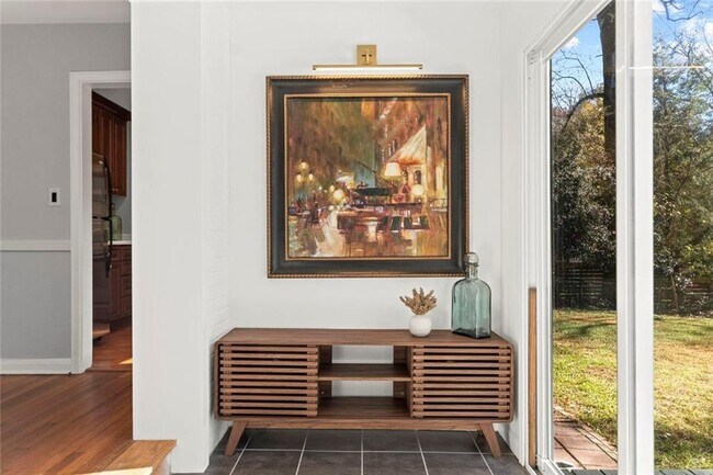 Building Photo - 1333 Victor Rd NE