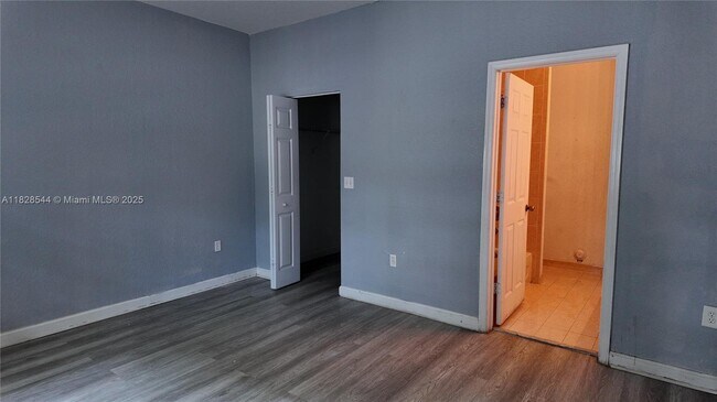 Building Photo - 374 NE 26th Ave