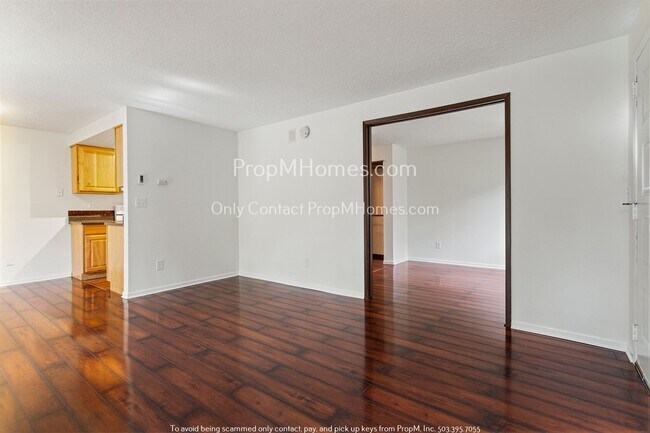 Building Photo - One Bedroom Condo In Mt. Park with Mt Park Rec Center Access!