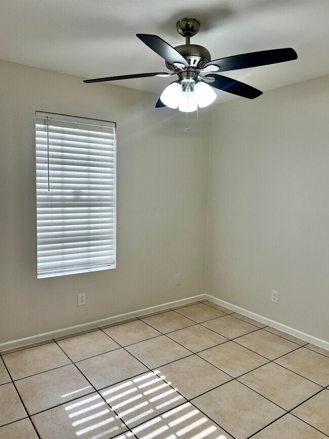 Building Photo - 1515 Quail Creek Rd