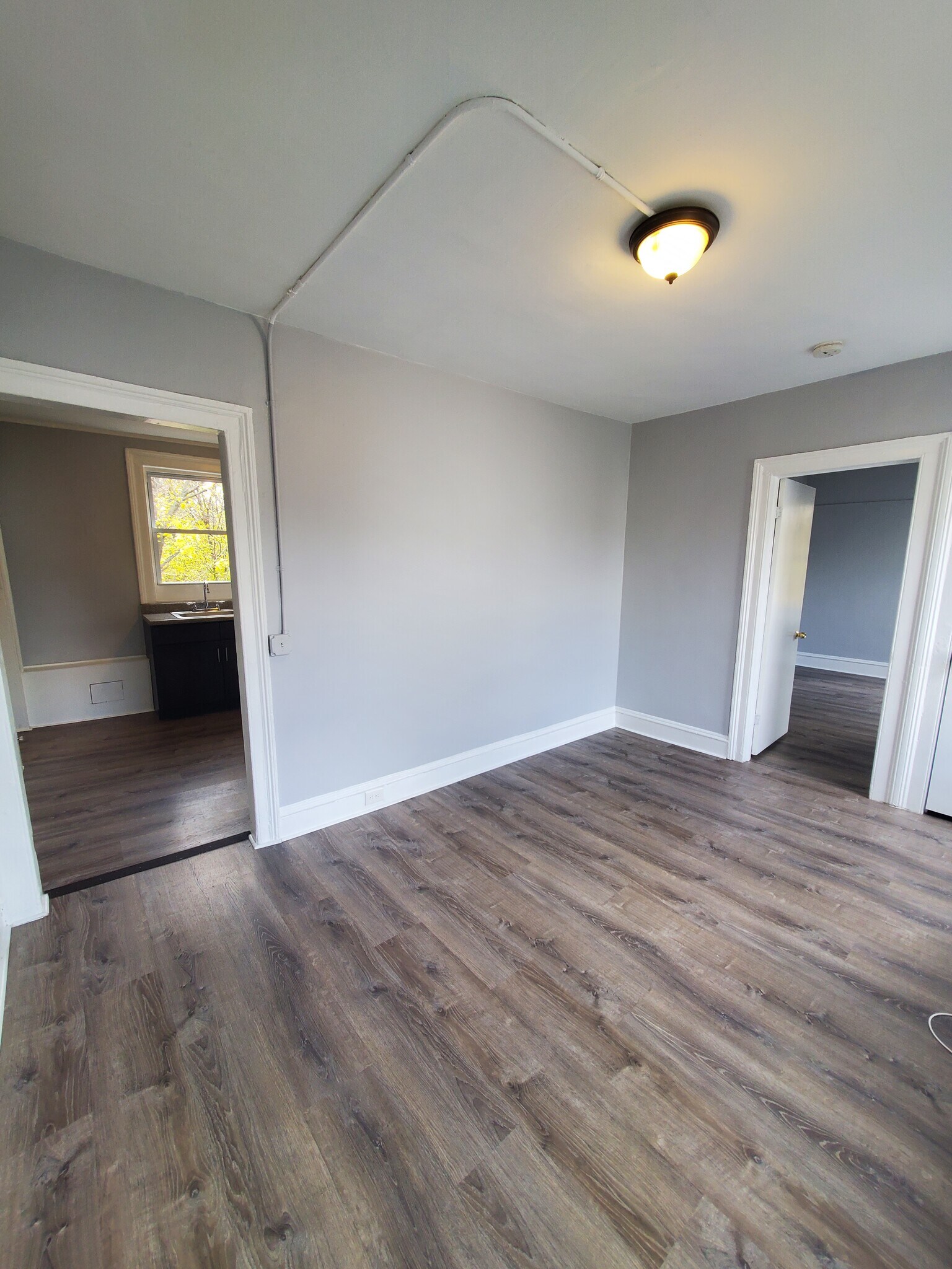 Building Photo - 177 W Parmenter St