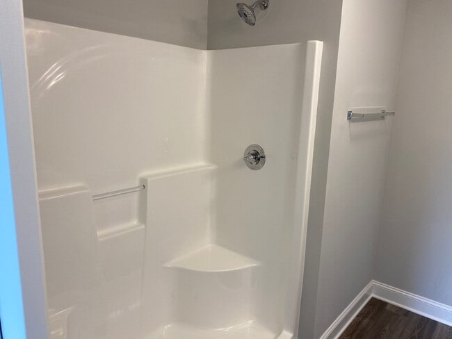 Building Photo - Modern 3-Bedroom Townhome!