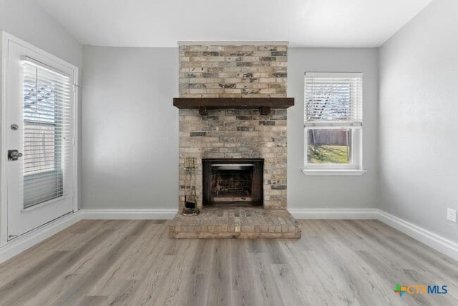 Building Photo - 2202 Spicewood Dr