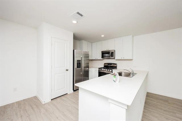 Building Photo - 2810 Silent Wy