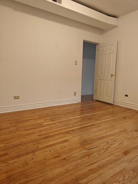 Building Photo - 4117 W Wilcox St