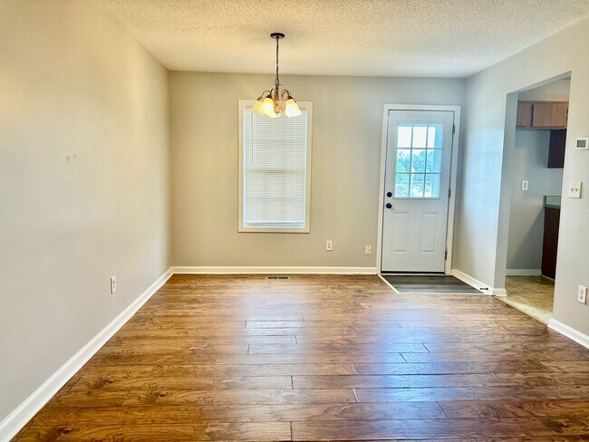 Building Photo - Villa Rica Rental