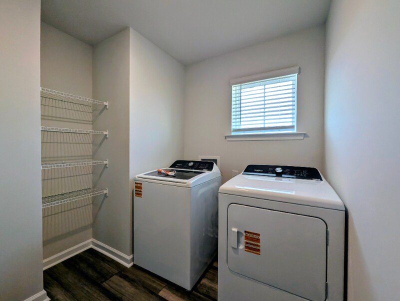 Building Photo - 684 Ben Ledi Ct