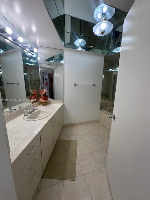 Building Photo - 1000 W Island Blvd