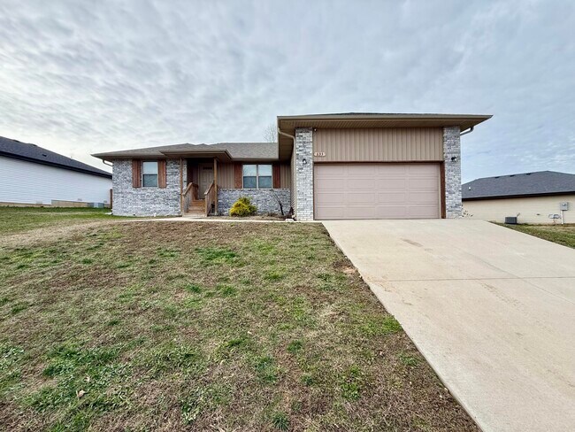 Building Photo - 633 S Southgate Dr