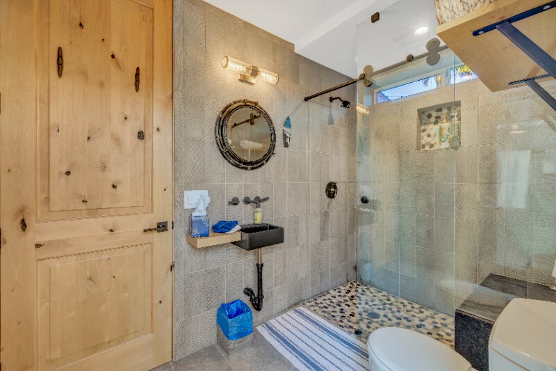 Building Photo - 1686 Neptune Ave