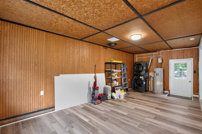 Building Photo - 21465 Indian Bridge Rd
