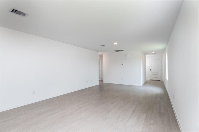 Building Photo - 640 Magnolia Creek Dr