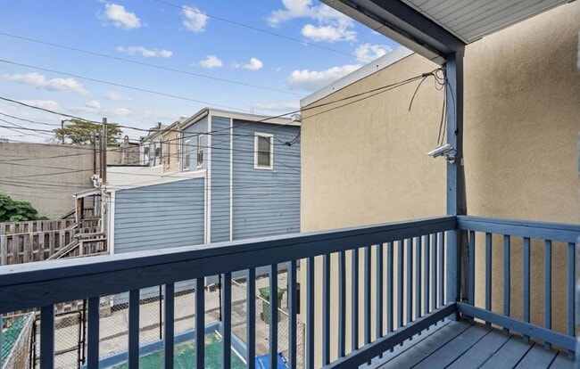 Building Photo - Luzerne