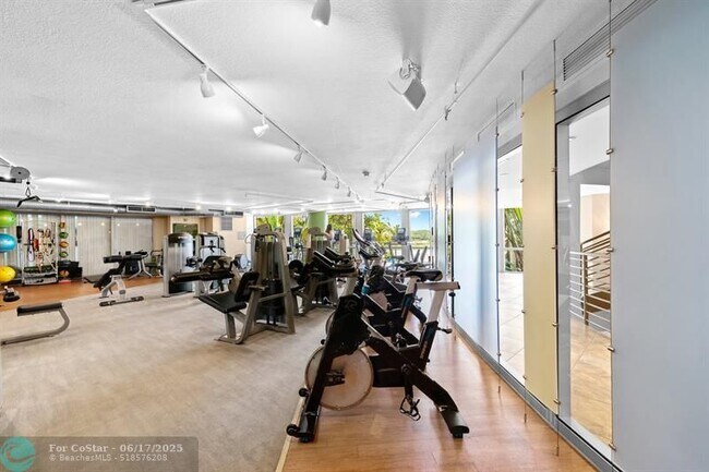 Building Photo - 2641 N Flamingo Rd