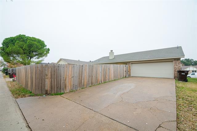 Building Photo - 816 Whitehall Dr