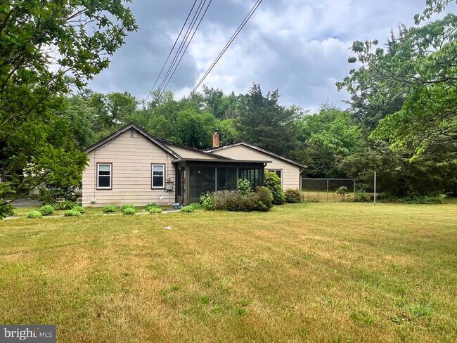 Building Photo - 465 W Elmer Rd