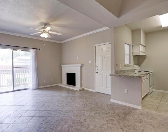 Building Photo - Prime Location in West University Area! First floor unit with open floor plan, tile floors throug...