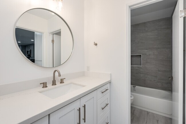 Building Photo - 5460 White Oak Ave