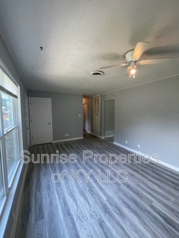 Building Photo - 6704 Rebecca Ln