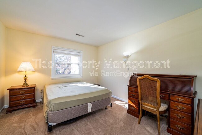 Building Photo - 1206 Ventura Pl