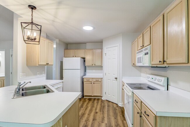 Building Photo - 126 Crookham Ct