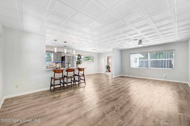 Building Photo - 1028 Coronado Dr