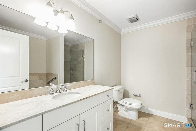 Building Photo - 142 East Ave